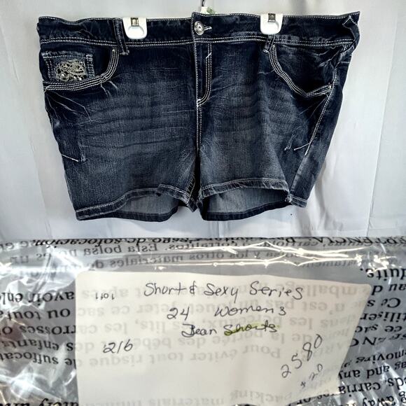 Short & Sexy Series Shorts women size 24 blue denim grunge  mom jean shorts - Picture 12 of 13